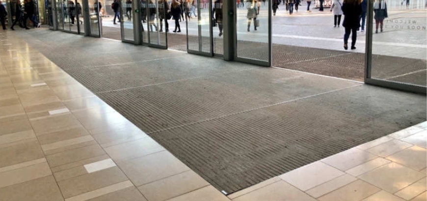 Storax entreematten voor winkelcentrum Hoog Catharijne te Utrecht