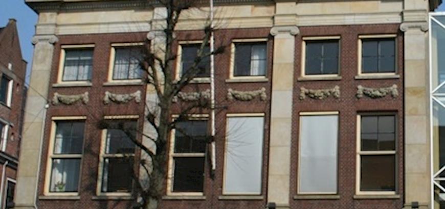 PThU voorzien van mooie glazen balustrades en aluminium plinten