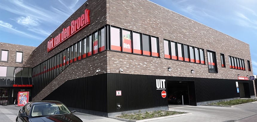Gevelbekleding voor Dirk van den Broek