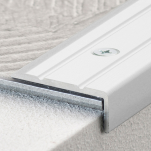 hoekafwerking podium