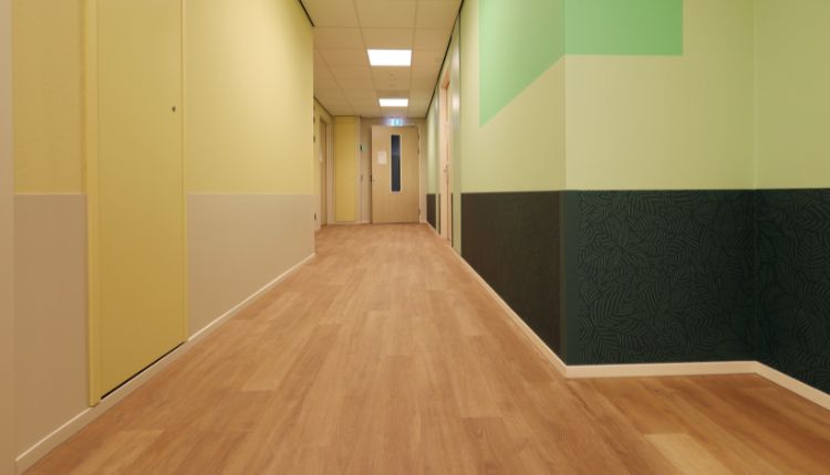 wandbescherming en plinten wandafwerking